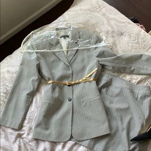 BRAND NEW 2 pieces set: BLAZER AND SKIRT